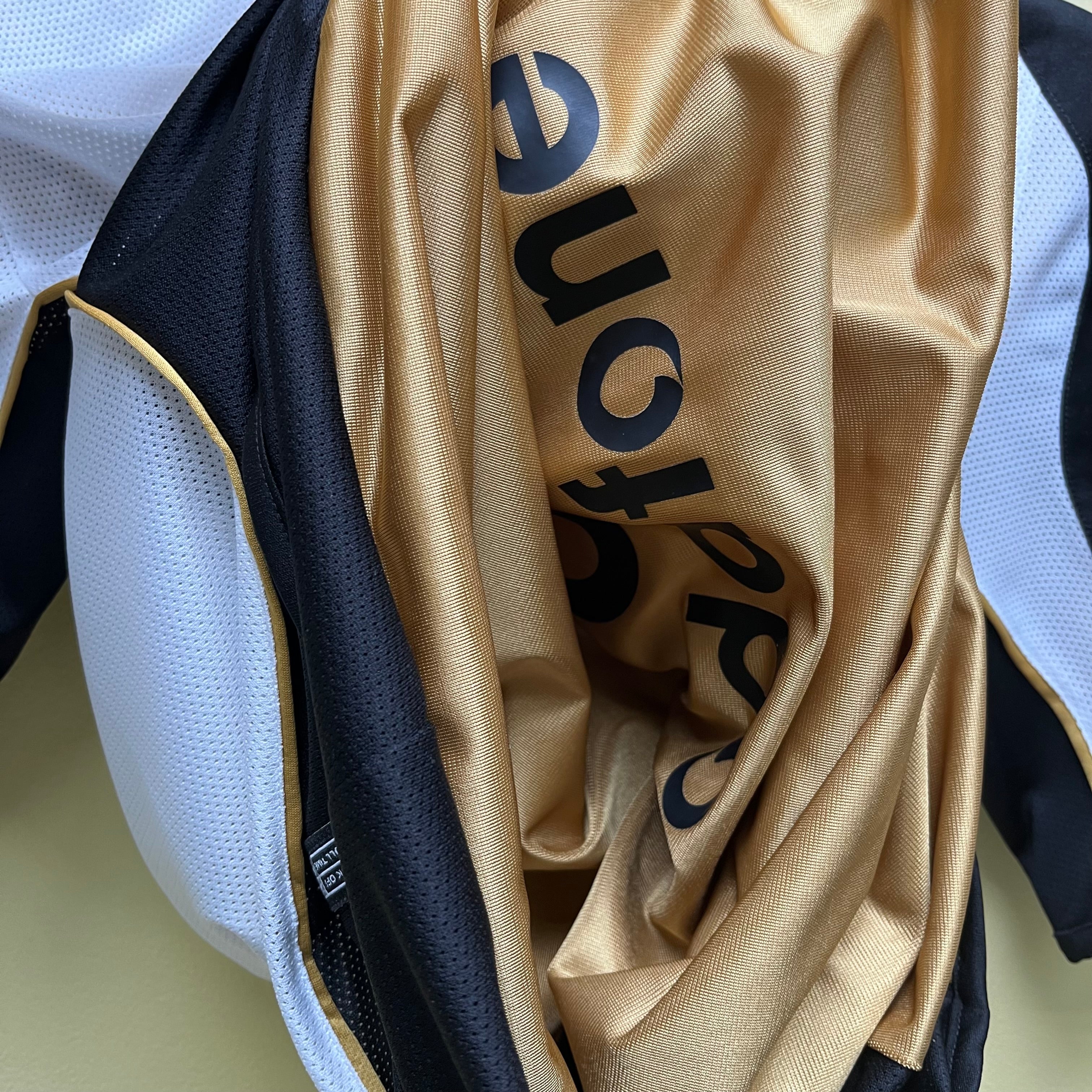 Manchester United 01/02 Centenário Jersey - Retro Version - Image 5