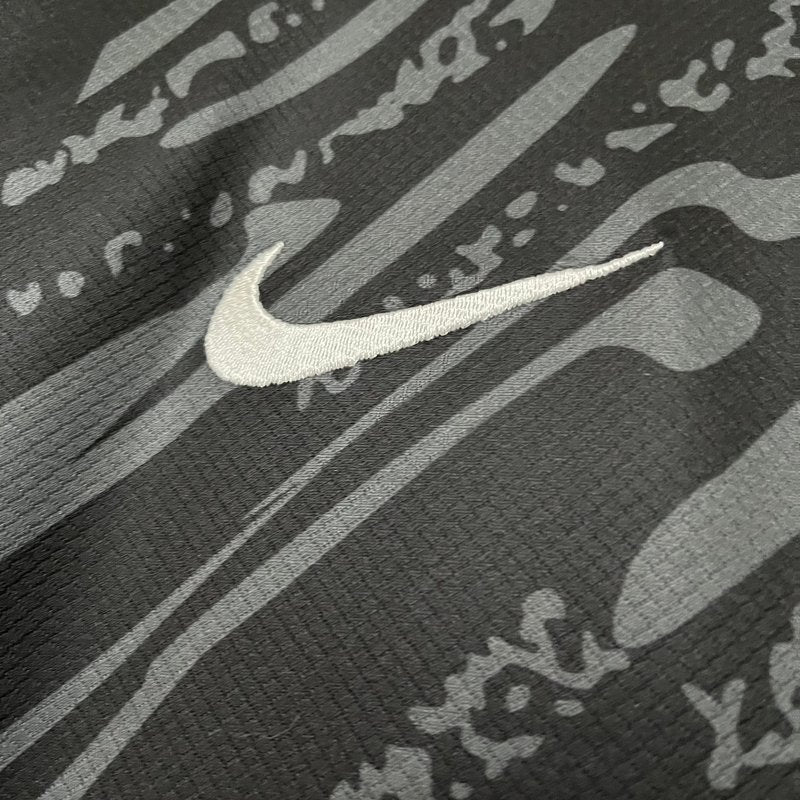 Liverpool 24/25 Goalkeeper Black Jersey - Fan Version - Image 4