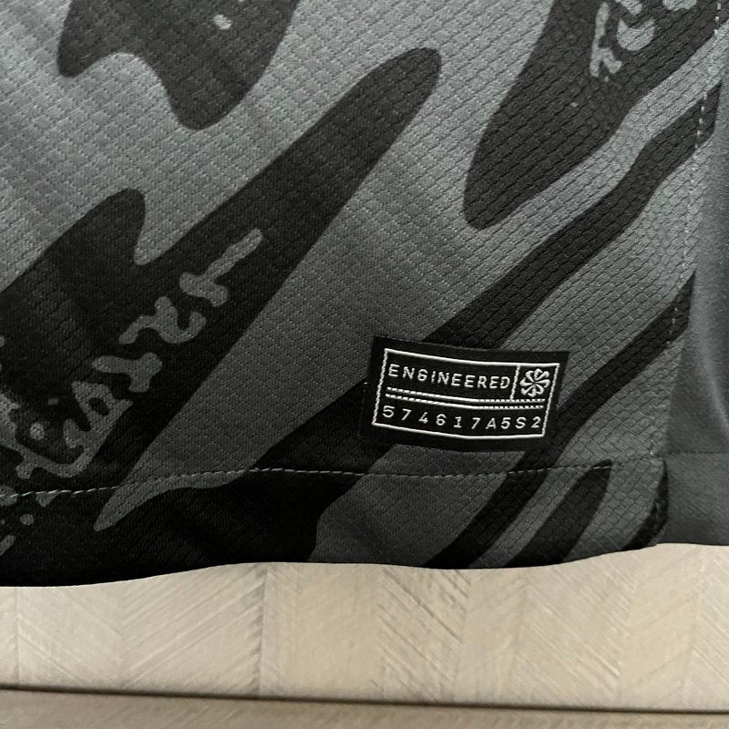 Liverpool 24/25 Goalkeeper Black Jersey - Fan Version - Image 5